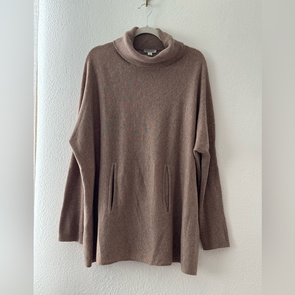 Garnet Hill Tan Cashmere Wool Oversized Kangaroo Pocket Turtleneck Sweater M - Picture 4 of 16